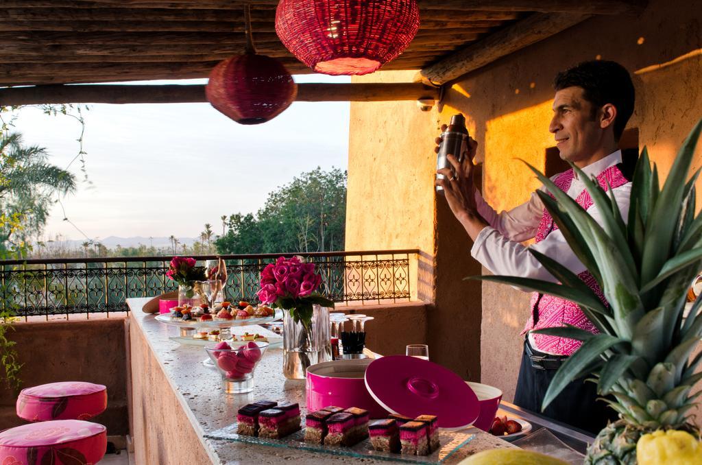 Tigmiza Boutique Hotel & Spa Ouled Jelal Экстерьер фото A bartender at work